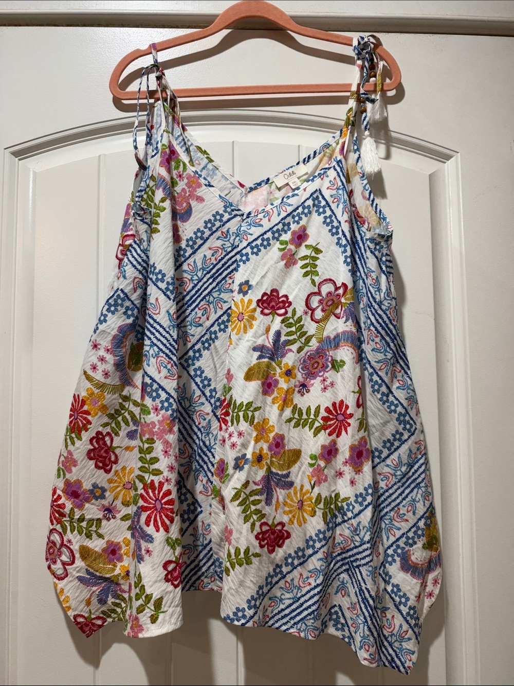 White Floral Embroidered Tie-Strap Casual Tank Top